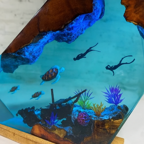 Shipwreck Sea Turtle Ocean Night Lamp – LED Ocean Decor by Wave & Hang